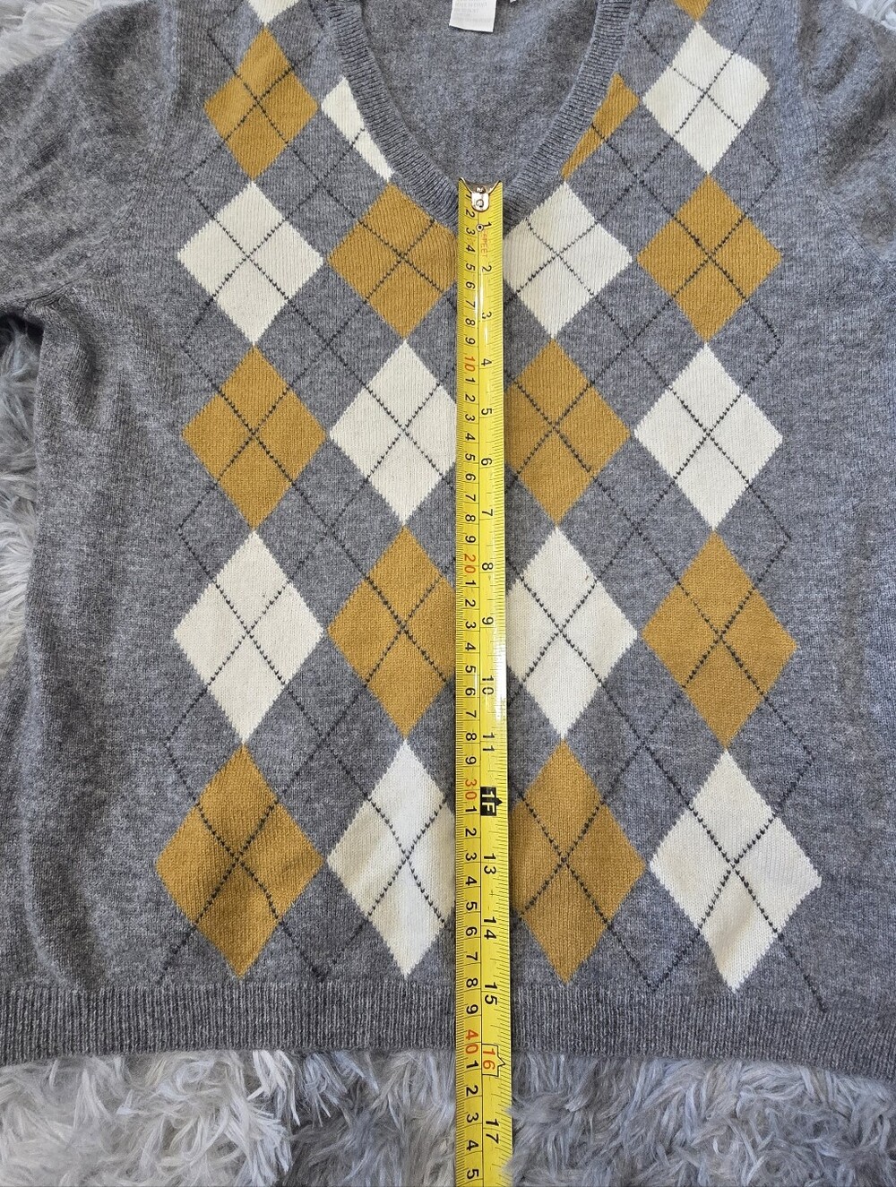 Women's Gray V-Neck Argyle Sweater with Mustard and Cream Diamonds, Cashmere - Picture 8 of 9